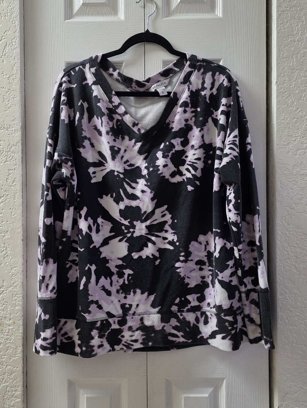 Athleta Black & Purple Tie-Dye V-Neck Pullover